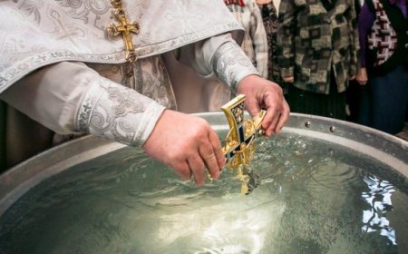 Стотици жители на Добрич честват Йордановден