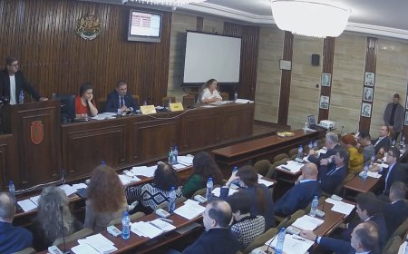 След  дълъг дебат общинските съветници приеха Старческият дом да бъде преместен в друга сграда