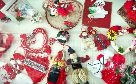 Изложба на мартеници е подредена в библиотеката в Добрич