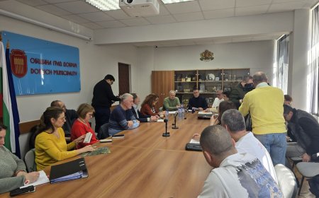 Проектанти: Незатворените фуги и незавършените строителни дейности са причина за надигане на част от паветата на центъра