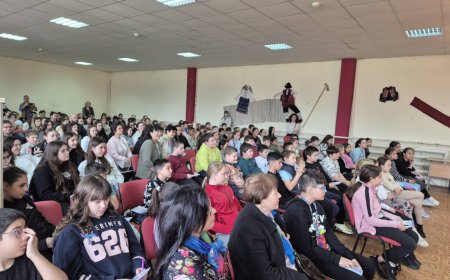 Ученици от СУ „Л. Каравелов“ – Добрич участваха в семинар „АЗ УЧА, ВЯРВАМ, МОГА, ЗНАМ“ с Гергана Стоянова