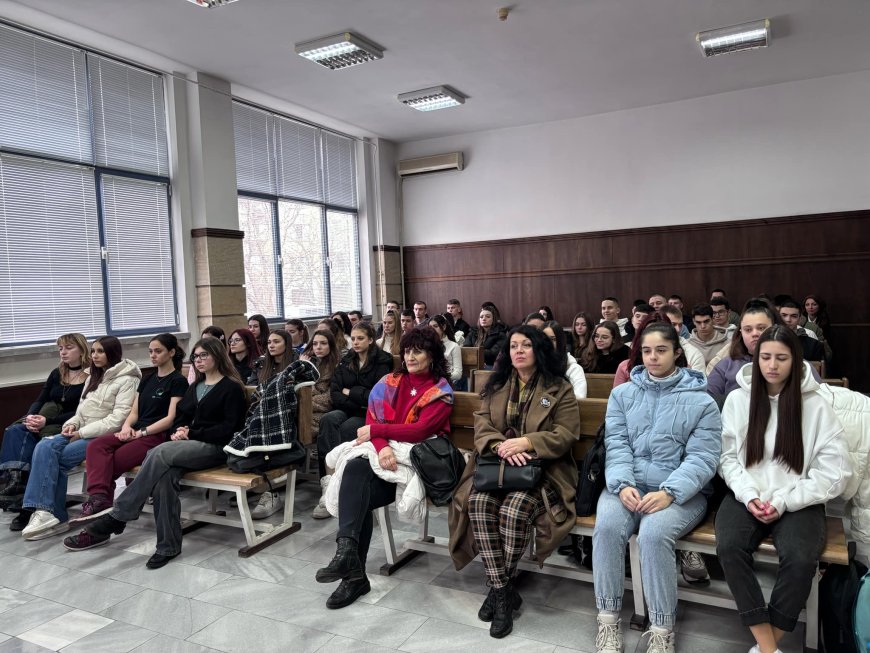 Транспортните престъпления във фокуса на среща на съдия от Окръжния съд в Добрич и ученици