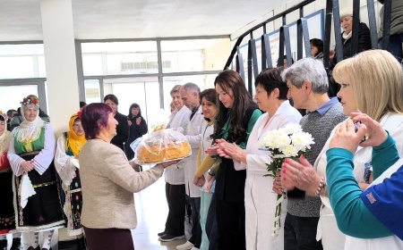 Общината в Каварна и пенсионерските клубове поздравиха медиците в морския град