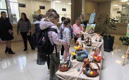 Пролетна изложба „Цветен Великден“  подредиха в Каварна