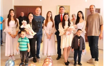 В Генерал Тошево орисаха първото за годината бебе, както и последното, родено през 2024 г.