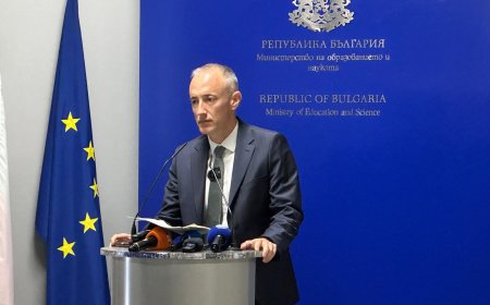 Министър Вълчев: Предлагаме въвеждане на час по добро с избор между различни учебни програми