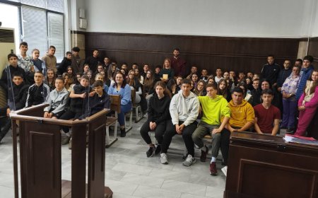 Ученици от ФСГ „Васил Левски“ присъстваха на реално съдебно заседание