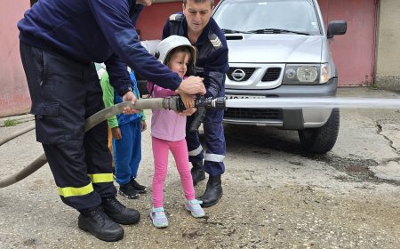 Какво работят пожарникарите научиха малчуганите от детска градина „Здравец” в Каварна