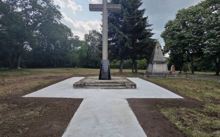 Изграден е нов подход към Кръст-паметника на невинно загиналите след 9 септември 1944г.