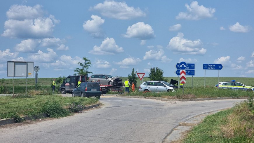Жена е с фрактура на ръката след катастрофа в Добрич