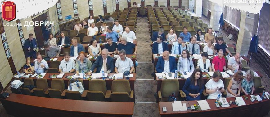 Първата политическа група в Общинския съвет на Добрич е сформирана
