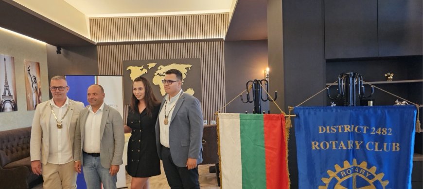 Ротари клуб Добрич отбеляза тържествено предаването на президентската огърлица