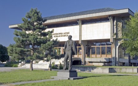 Изложбата „Литературата не е музей“ гостува в Дом-паметник „Йордан Йовков“ в Добрич