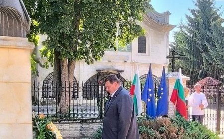 Добрич се поклони пред делото на Левски по повод 188 години от рождението му