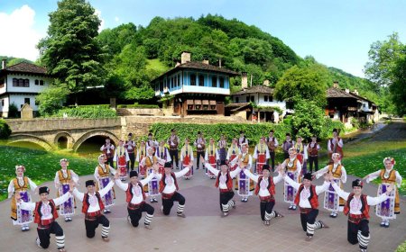 ПФА „Добруджа“ с празничен концерт на площада в Каварна