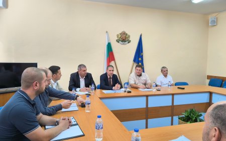 Областният управител бе домакин на среща между горски и ловни стопанства и ръководството на „Енерго-Про“ - Варна