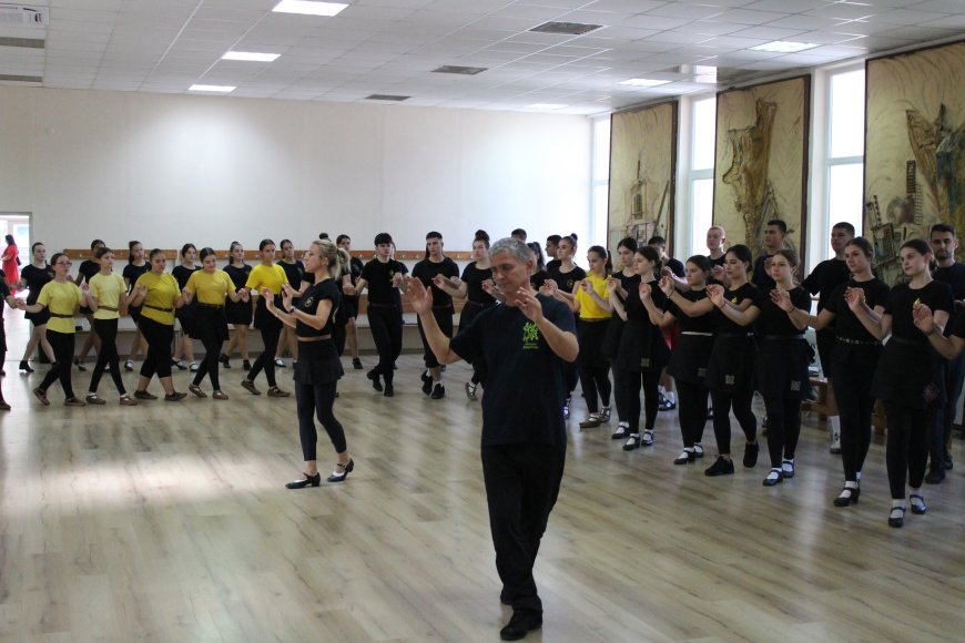 Млади хора от три фолклорни области се срещнаха в Добрич