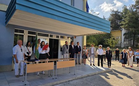 Официално откриха учебната година в училището за шампиони в Добрич