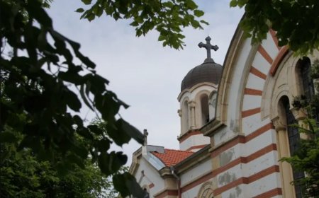 На 3 септември църквата почита Свети свещеномъченик Антим Никомидийски