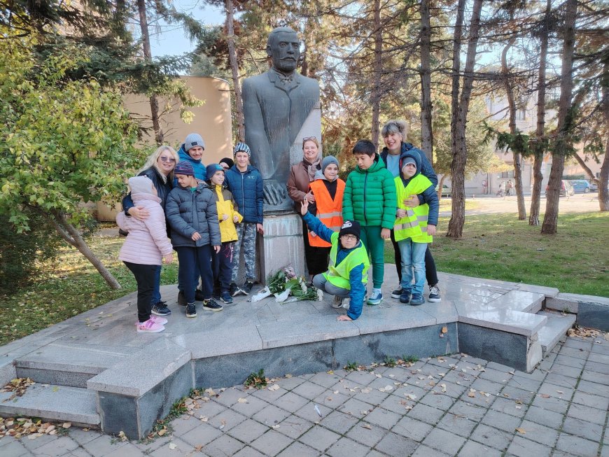 Учениците от ЦСОП „Д-р Петър Берон“ в Добрич по стъпките на народните будители