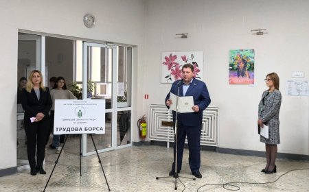 Областният управител на Добрич Живко Желязков откри трудовата борса в Младежкия център