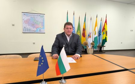 Областният управител с апел към участниците в движението по повод деня за почит на жертвите от катастрофи