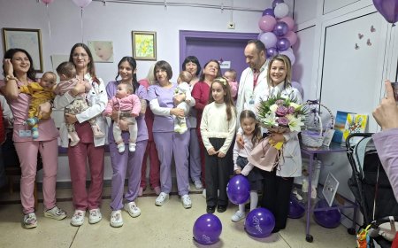Екипът на Неонатологията и бивши пациенти на отделението с вълнуваща среща в Световния ден на недоносените деца