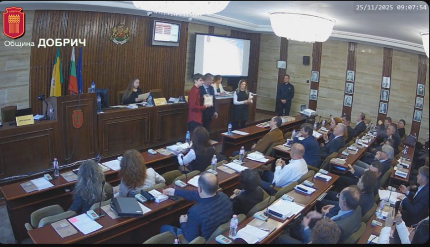 24 ученици с призови места от националени олимпиади с награда от Общинския съвет в Добрич