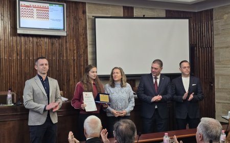 Плувкинята Михаела Стефанова е Спортист на Добрич за ноември