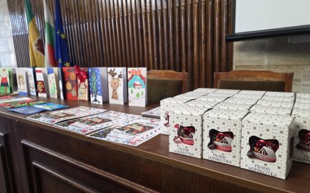 Наградиха победителите в конкурса за коледна картичка в Добрич
