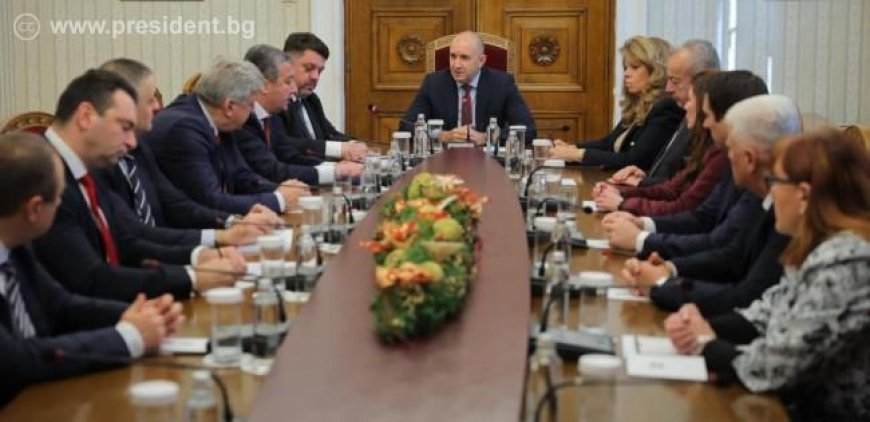 Продължават консултациите при Президента
