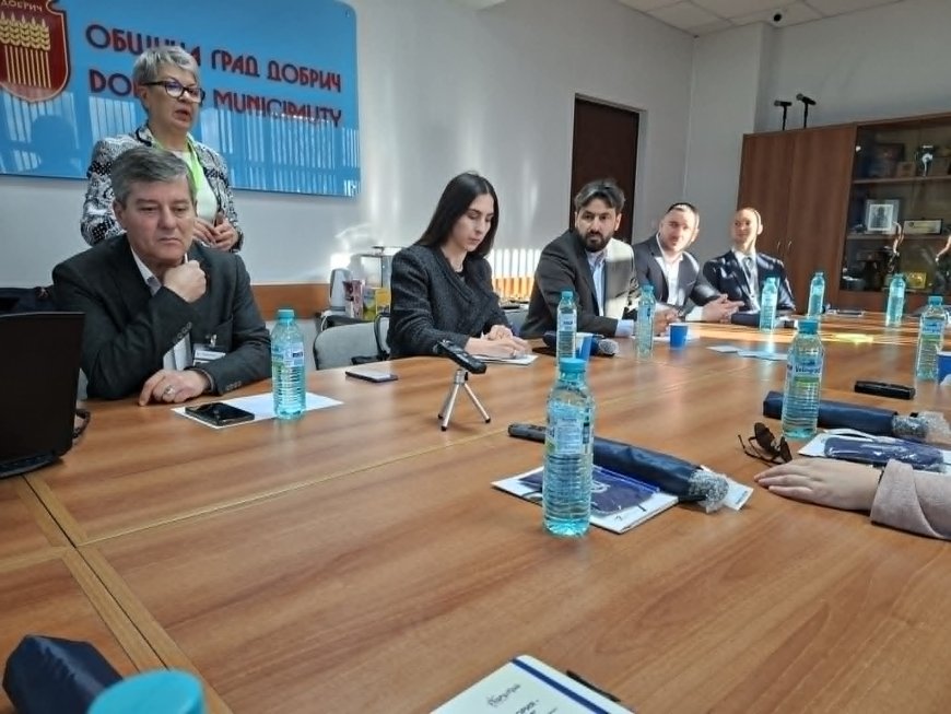 12 българи получават средства по проекта "Аз избирам България"