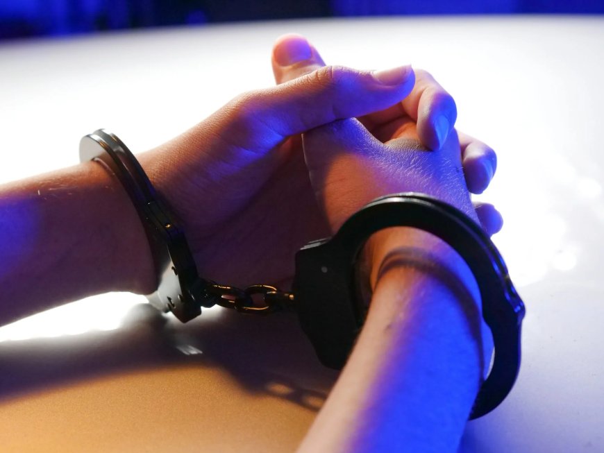 Мъж, заплашил родителите си, е задържан от полицията