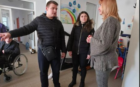 "Подари усмивка" - благотворителна иницатива на учиниците от ПГ по туризъм в Добрич