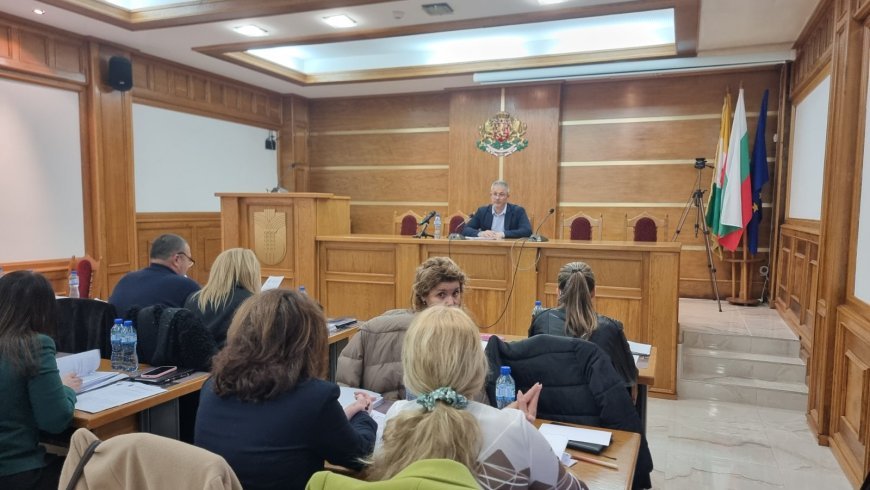 Общинският съвет на община Добричка заседава извънредно