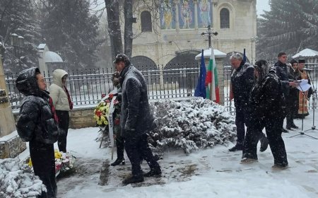 С общоградско поклонение Община Добрич отбеляза 153 години от гибелта на Апостола на българската свобода – Васил Левски