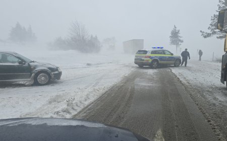 Временно е затворен пътя от Добрич за Варна за всички превозни средства