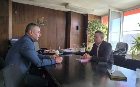 Областният управител Асен Атанасов проведе работна среща с комисар Дарин Димитров