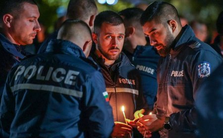 Полицаи почетоха паметта на колегите си, загинали при изпълнение на служебния си дълг
