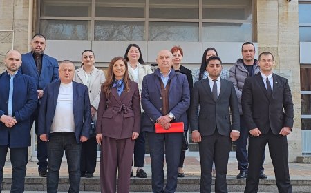 ДПС регистрира листата си за 8 МИР Добрич с водач Ертен Анисова