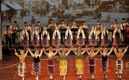 ПФА “Добруджа” изнесе концерт - спектакъл на Празници на професионалното фолклорно музикално и танцово изкуство - Бургас 2026