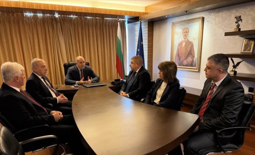 Румен Радев се регистрира за изборите с коалиция "Прогресивна България"
