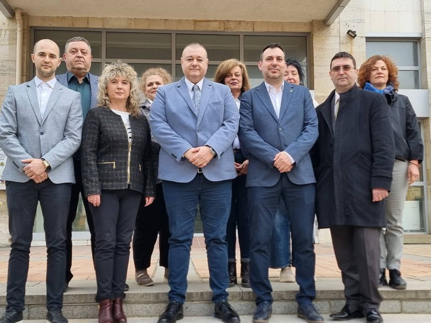 Свилен Трифонов отново ще води листата на ПП-ДБ за изборите на 19 април