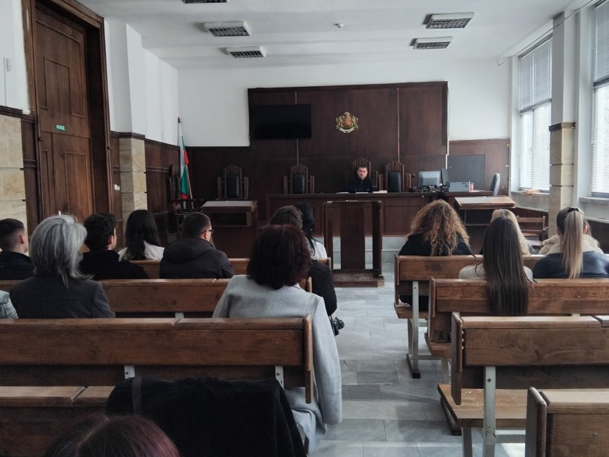 Транспортните престъпления - тема на срещи с ученици, организирани в Окръжен съд - Добрич