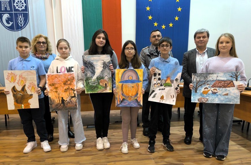 Наградиха общинските победители в конкурса за детска рисунка „С очите си видях бедата“ в Каварна