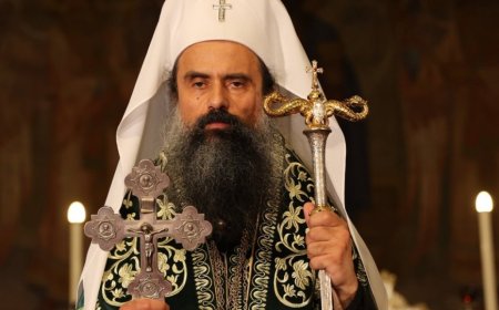 Патриарх Даниил: На днешния ден да се поклоним пред Кръста и да приемем от сърце жертвата, която Господ направи за нас