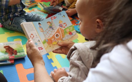 Библиотечни бебета запозна децата с книжката „Влаковете“