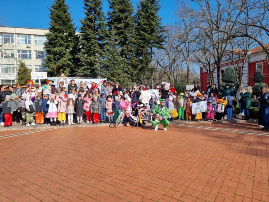 В Генерал Тошево се проведе карнавалът „Голямата усмивка“