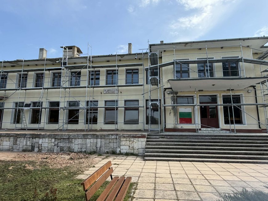 Започнаха ремонтните дейности в читалище „Христо Ботев – 1940“ в с. Коритен