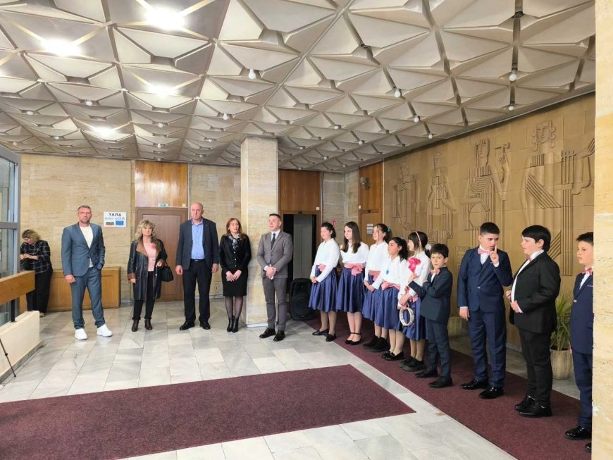 С изложба и музикален поздрав бе отбелязан Денят на Земята в Добрич